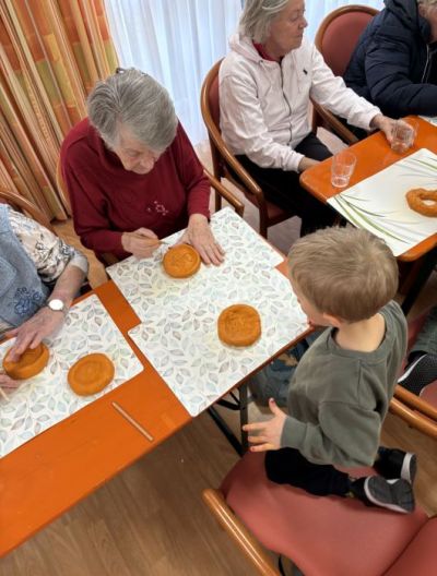 Ostervorbereitungen mit den Kindern des Naturkindergarten – Bild 1